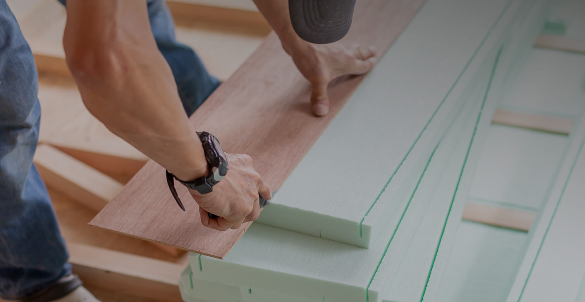 建物の未来を守る、確かな技術力。 “直す”を超えて、“進化”させる。 見えない箇所にこそ、職人の真価が宿る。